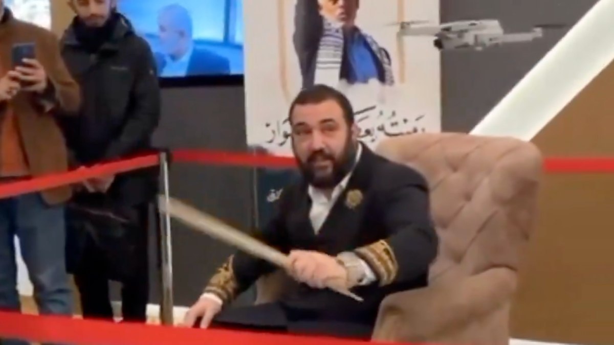 Kayıhan Osmanoğlu’ndan Yahya Sinvar temsili