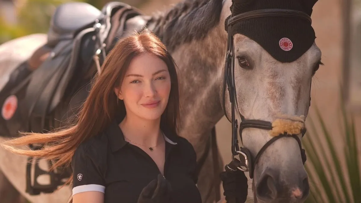 Yeni aşka yelken açtı! Danla Bilic bu kez gönlünü jokeye kaptırdı!
