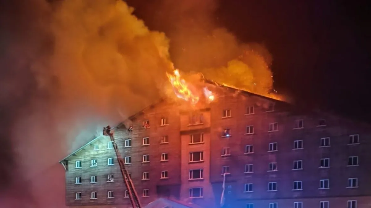 Restoran görevlisi gençler o anları SABAH gazetesine anlattı Hemşire kadın kendisini 10. Kattan aşağı bıraktı