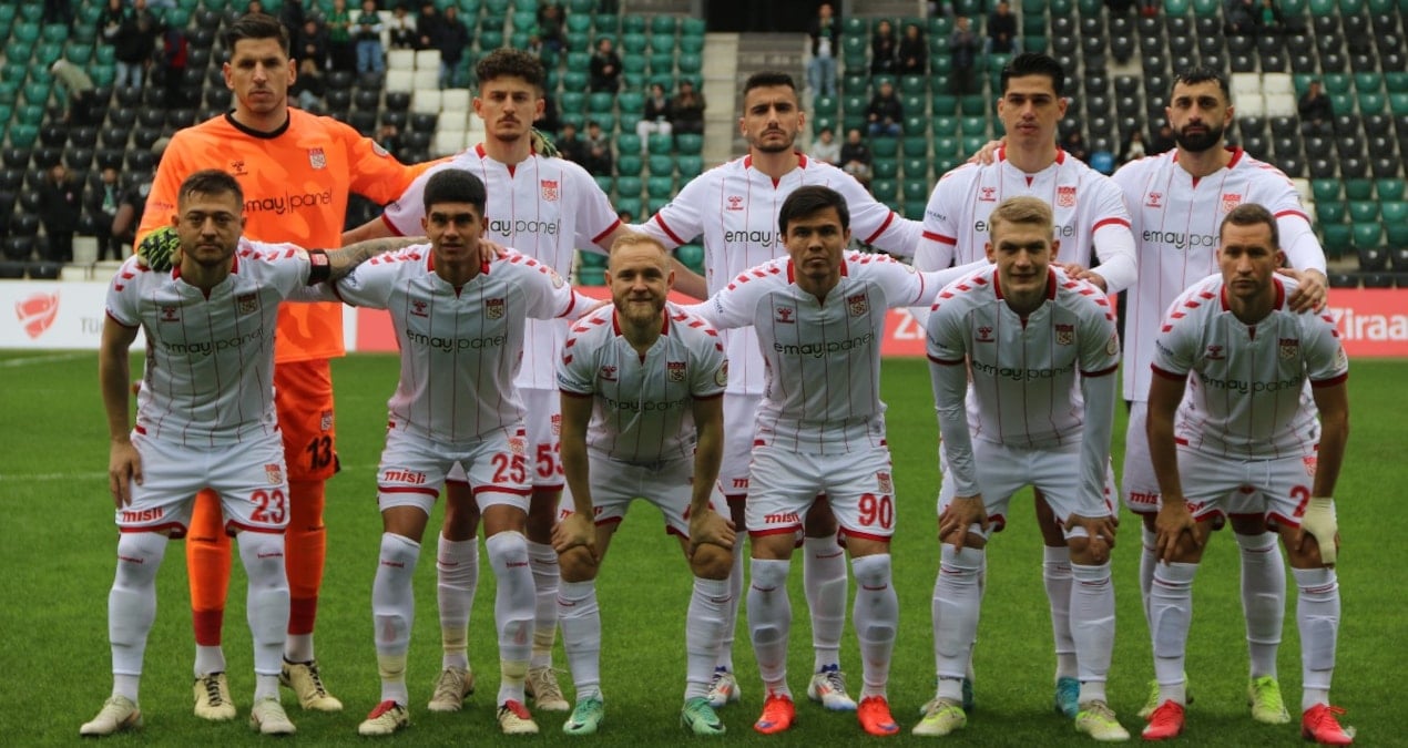 Sivasspor’dan ‘hükmen mağlubiyet’ açıklaması! Yaptırım kararı…