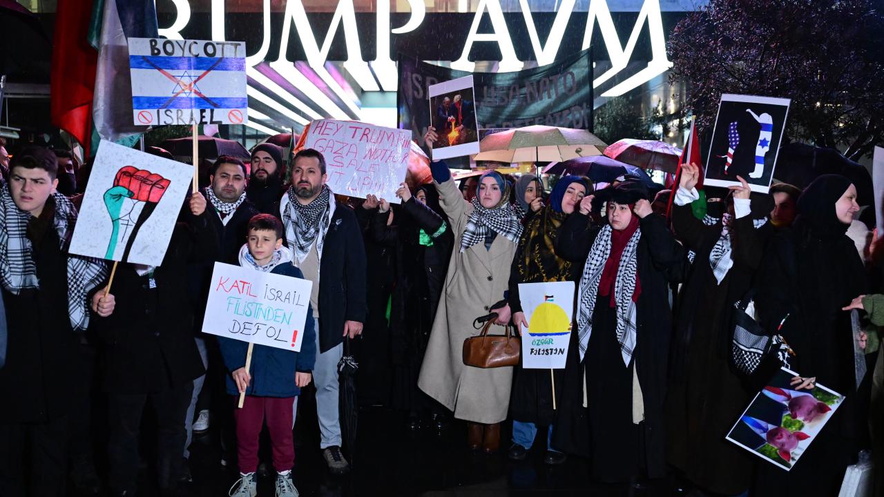 Trump’ın skandal planına protestolar sürüyor