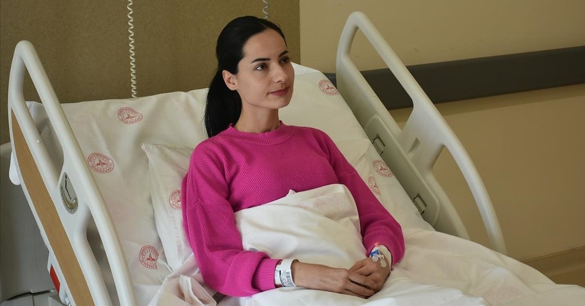 Bağırsağı sıkıştığı için yemek yiyemeyen kadın, ameliyatla şikayetlerinden kurtuldu