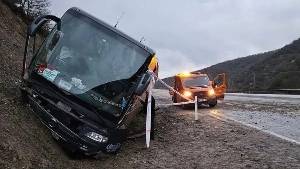 Çorum’da tur otobüsü kaza yaptı: 23 yaralı