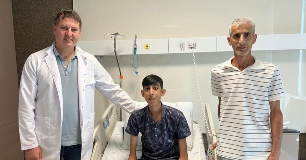 Karaciğer nakli bekleyen gence dayısı umut oldu